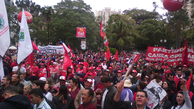 Clique aqui para acessar o álbum de fotografias da mobilização Brasil com Lula